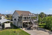 Central 2BR/2BA, Easy Beach Access, Sleeps 10
