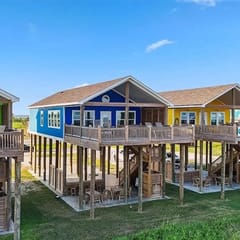 Beachfront, Views, 3bdr/2bth - The Bleu Pearl