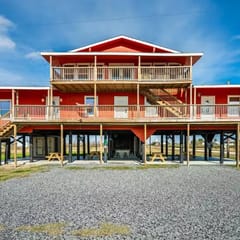 Unit B of Crystal Beach's Premier Triplex 2Bd/1Bth