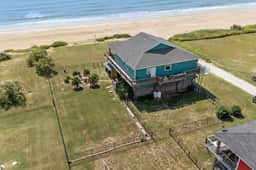 Beachfront • Fire Pit • Gourmet Kitchen • Views - Image 3