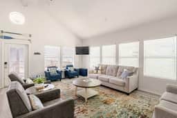 Beachfront, Views, 3bdr/2bth - The Bleu Pearl