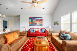Central 2BR/2BA, Easy Beach Access, Sleeps 10
