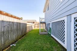 Cozy 2BR w/ King, 3 min to Beach