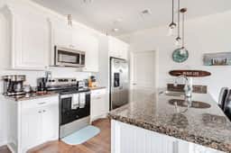 Sarenity - 3Bd/2Bth, 8 Guests, Pet Friendly