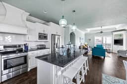 3 Bd/2 Bth, Walkable to the Beach, Villa Verdie - Image 4