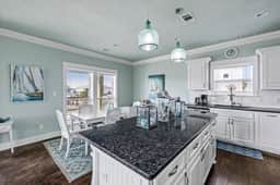3 Bd/2 Bth, Walkable to the Beach, Villa Verdie - Image 3