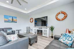 Royal Beach Retreat | Sleeps 16 | 4Bd/2.5Bth - Image 5