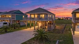 Blue Lobster Lodge | Beach Hair, Zero Cares - Image 2