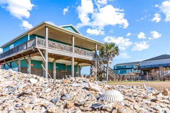 Beachfront • Fire Pit • Gourmet Kitchen • Views - Image 1