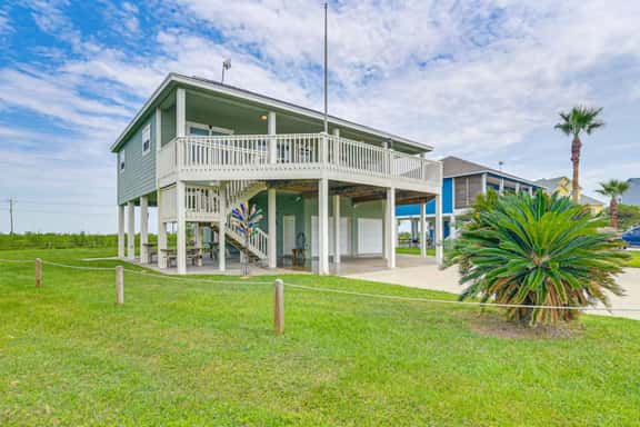 Make Memories Here | Hangout Garage + Fire Pit | 3BR/2BA - Image 1