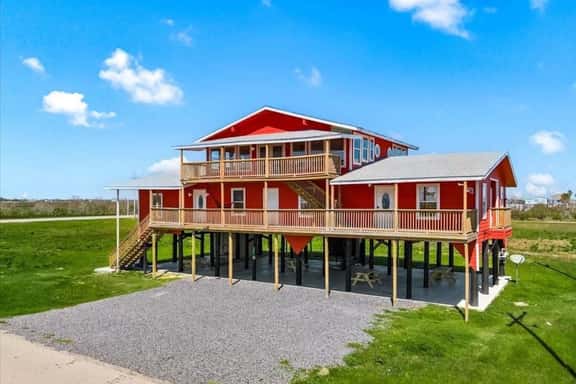 Unit A of Crystal Beach's Premier Triplex 2Bd/1Bth - Image 1