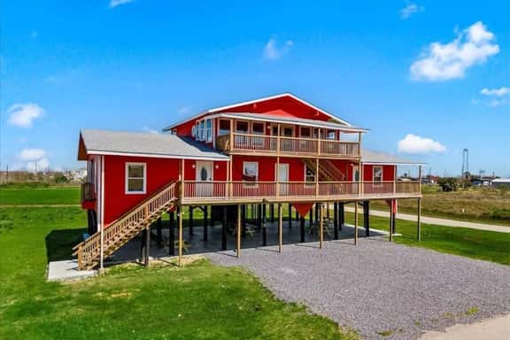 Unit C of Crystal Beach's Premier Triplex 2Bd/1Bth - Image 1