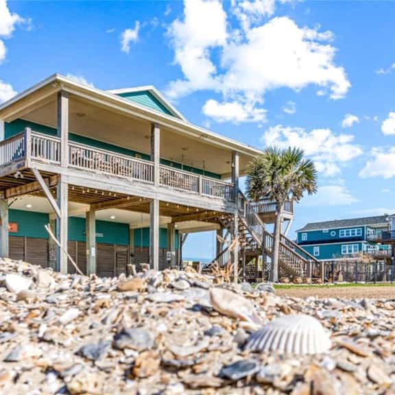 Beachfront • Fire Pit • Gourmet Kitchen • Views - Image 1