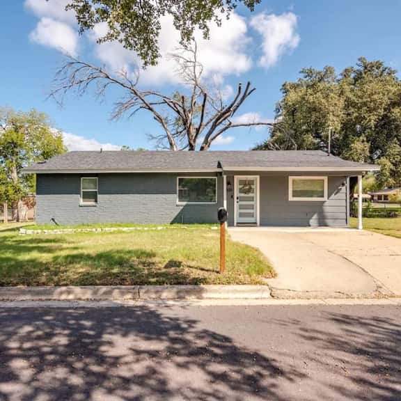 Remodeled 4BR/2BA – Steps from Georgetown Square - Image 1