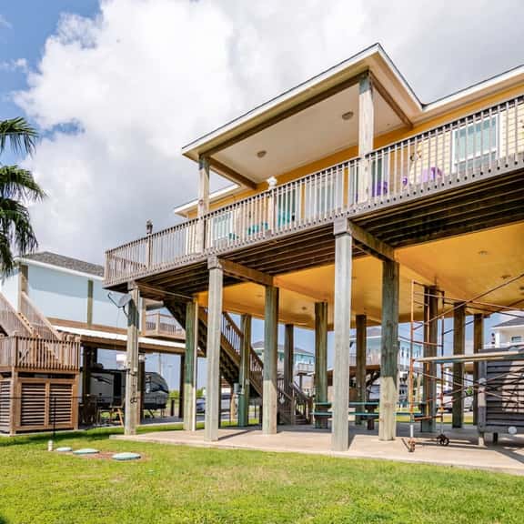 Sarenity - 3Bd/2Bth, 8 Guests, Pet Friendly - Image 1