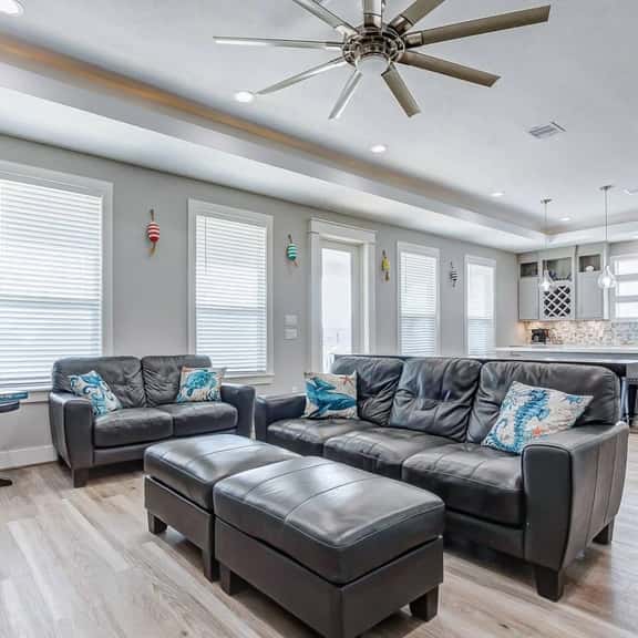 Royal Beach Retreat | Sleeps 16 | 4Bd/2.5Bth - Image 1