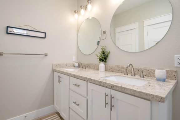 3 Bd/2.5 Bth, King Bed, Pet Friendly