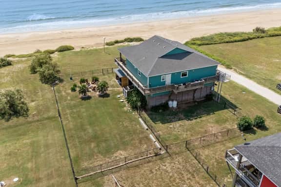 Beachfront • Fire Pit • Gourmet Kitchen • Views - Image 3