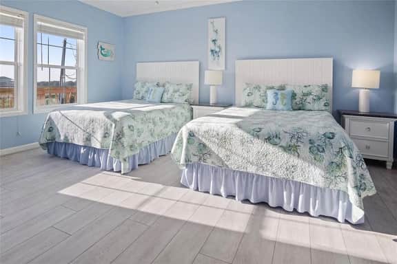 Beachfront Home w/ Huge Deck, Sleeps 10