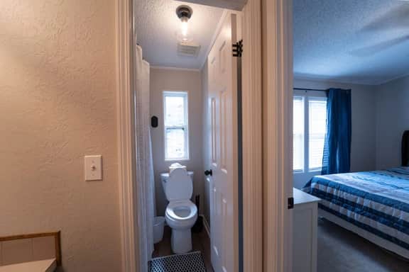 Big Lake, No Schedule | Sleeps 8 | Pet Friendly