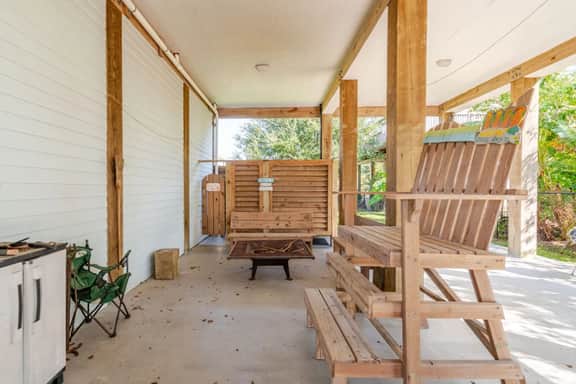 Central 2BR/2BA, Easy Beach Access, Sleeps 10