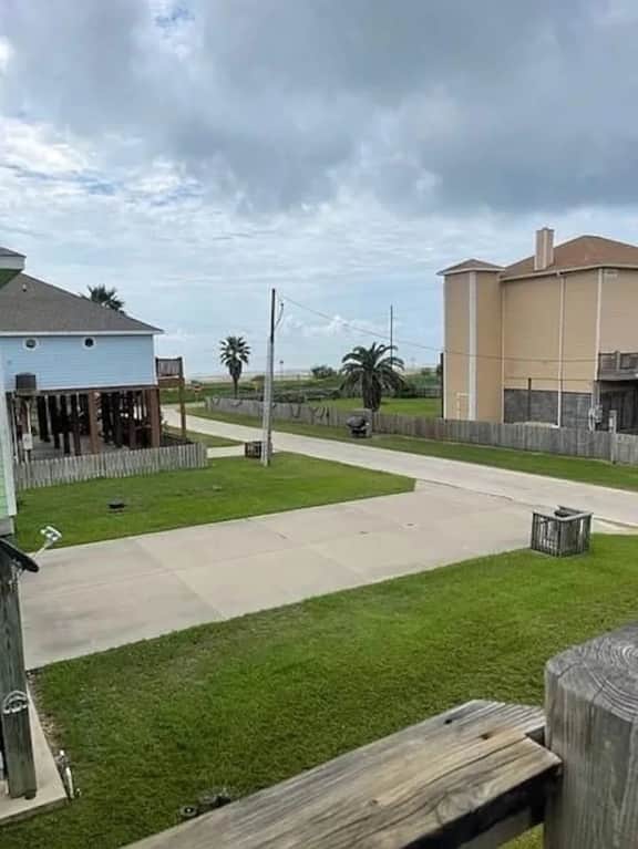 Gulf Views, Pet Friendly, Deck