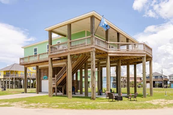 King Bed, Beach Views, The Lost Salt Surf Shack