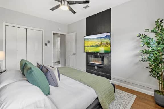 Stylish 3-Bedroom Austin Home in a Seriously Convenient Location - Image 4