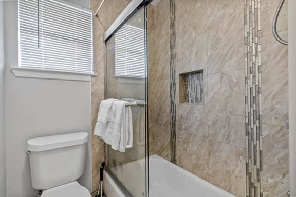 Stylish 3-Bedroom Austin Home in a Seriously Convenient Location - Image 5