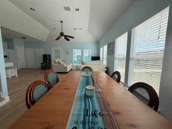 Reel Sunshine: 4BR/2BA - Beach, Solved - Image 4