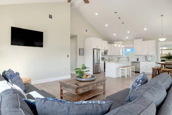 3 Bd/2.5 Bth, King Bed, Pet Friendly