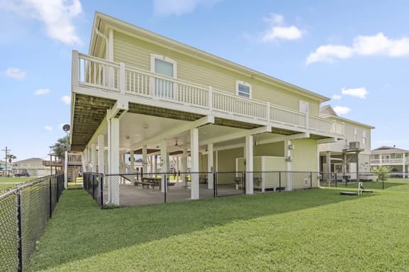 Bring the Whole Crew | Sleeps 13 | MerSea - Image 1