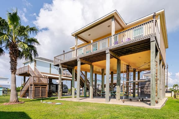 Sarenity - 3Bd/2Bth, 8 Guests, Pet Friendly - Image 1