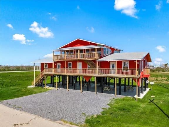 Unit A of Crystal Beach's Premier Triplex 2Bd/1Bth - Image 1