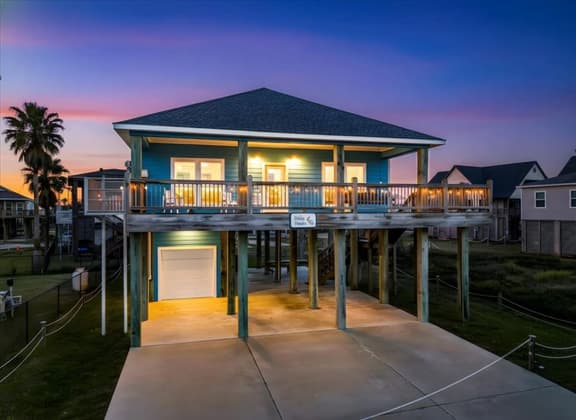 3 Bd/2 Bth, Walkable to the Beach, Villa Verdie - Image 1